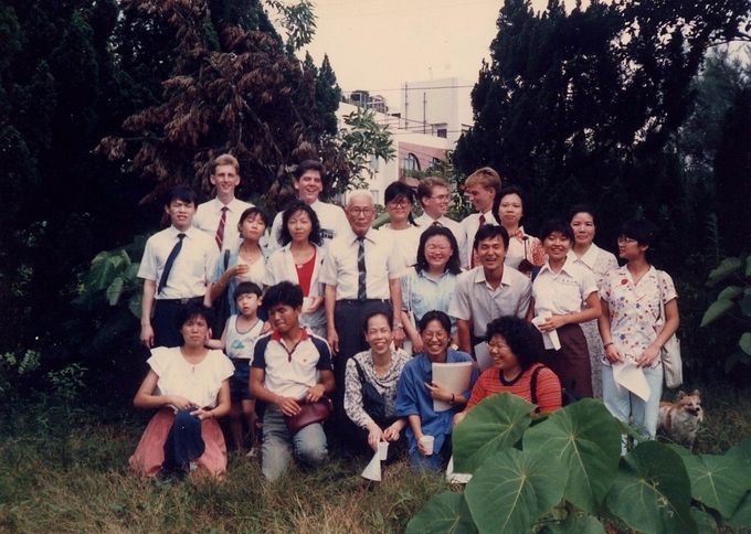 1987年7月4日北投教堂破土典禮後留影