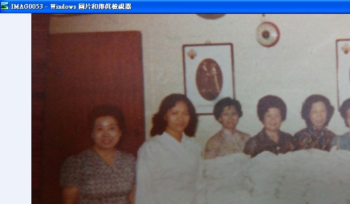 製作洗禮服-鄧周似英提供