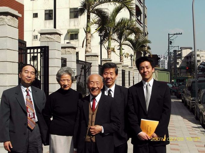 左至右 -黃永權，何宋逸蘭，何武靖，高仕淦，高正軒