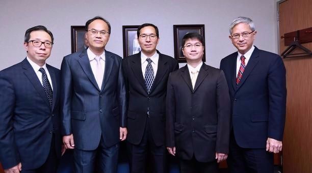 由左至右依序：區域七十員周福全長老、西台中支聯會會長團第一諮理黃永達會長、西台中支聯會會長廖吉順會長、西台中支聯會會長團第二諮理林育邦會長、亞洲區域會長團江文漢會長