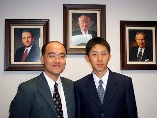 2007年5月30日 張瑞昇會長按手北台中第一位全部時間傳教士，逢甲支會游明鈞弟兄，前往台北傳道部服務。