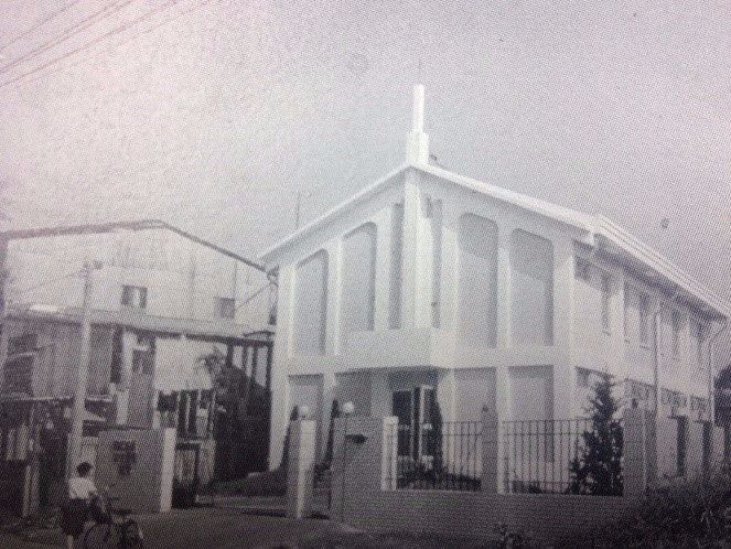 舊教堂1990年落成，2005年拆除重建