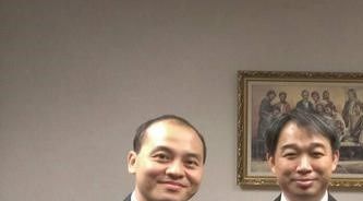 中為安定支會曾圳雄主教，左為第一諮理楊千毅，右為第二諮理黃維建