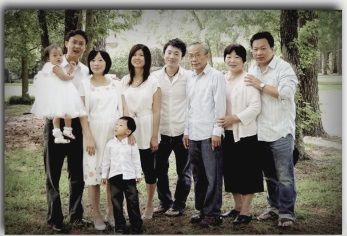 小港第二任主教謝啟智家庭2011在美國德州合照