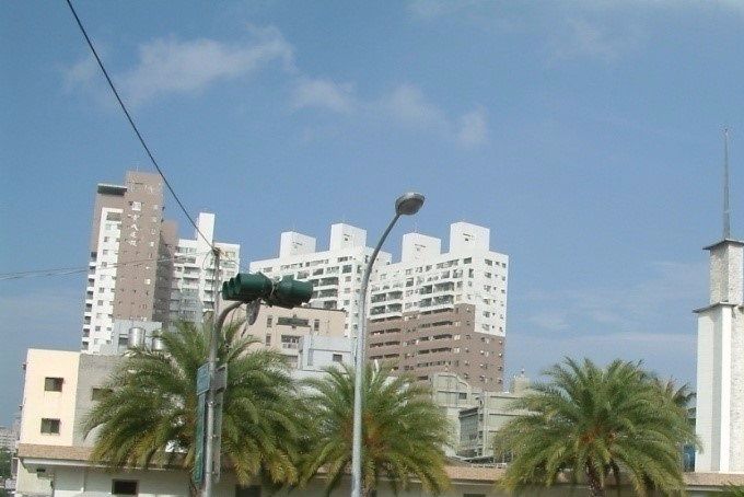 市中教堂 (西高雄支聯會中心) – 1965年落成，1967年奉獻
高雄市前金區市中一路292號