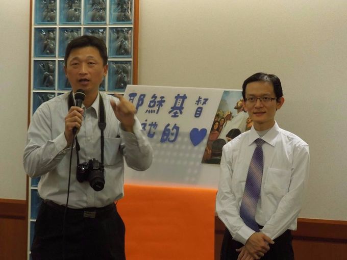 蘇志宏主教(左)與三重呂奇璋主教