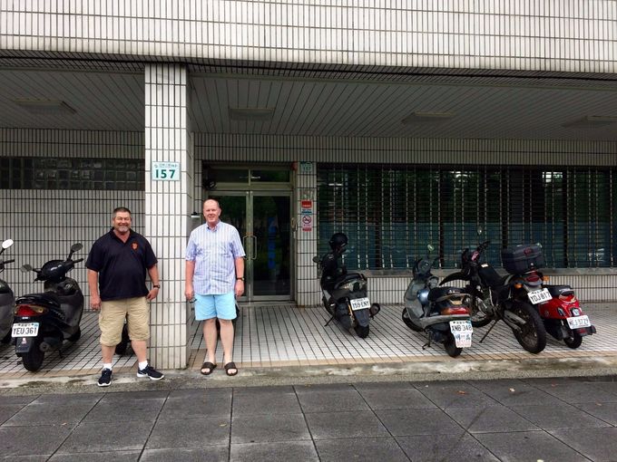 四維三路傳道部辦公室
Outside what used to be the Kaohsiung Mission Office-Robert C. DeWitt 2017